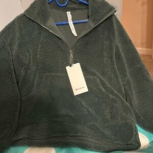Lululemon brand new with tags xs/s green fleece scuba